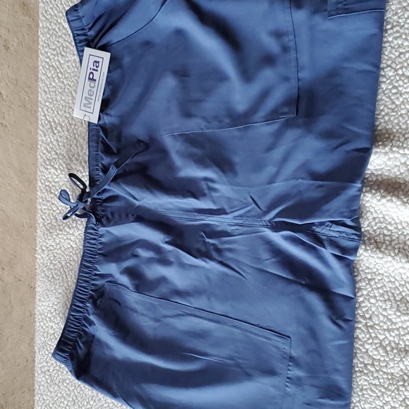 Scrub set - Picture 3 of 3